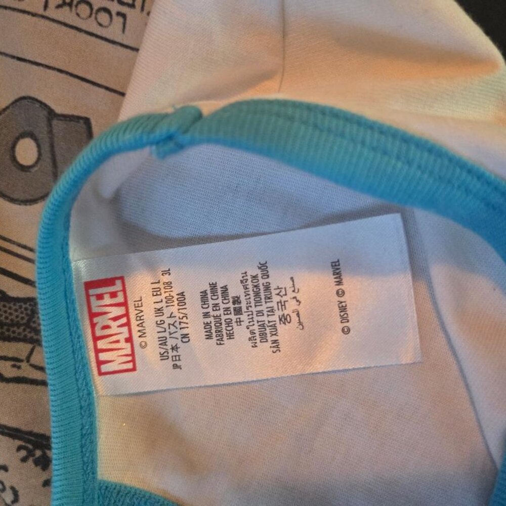 Women's Large Disney Parks Spider Gwen Shirt - Picture 3 of 4